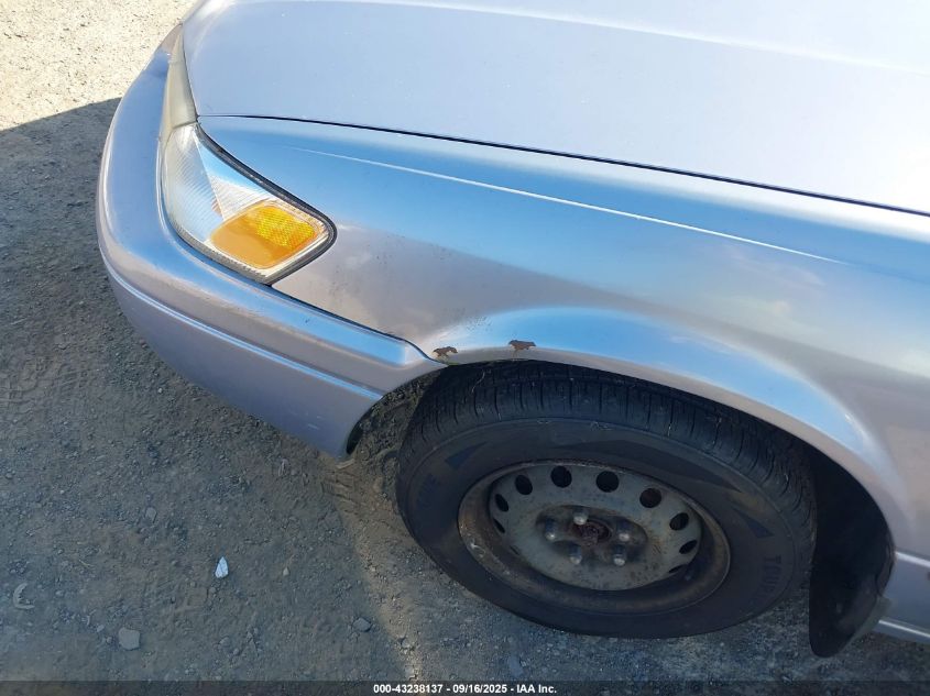 1998 Toyota Camry Le VIN: JT2BG22K9W0186606 Lot: 43238137