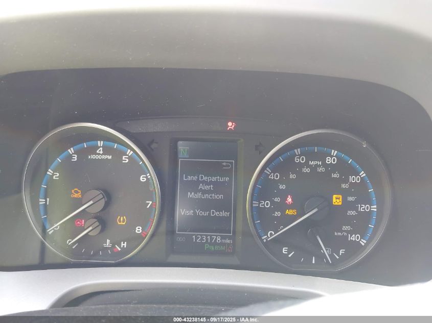 2017 Toyota Rav4 Xle VIN: 2T3RFREV2HW590773 Lot: 43238145