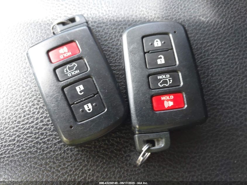 2017 Toyota Rav4 Xle VIN: 2T3RFREV2HW590773 Lot: 43238145