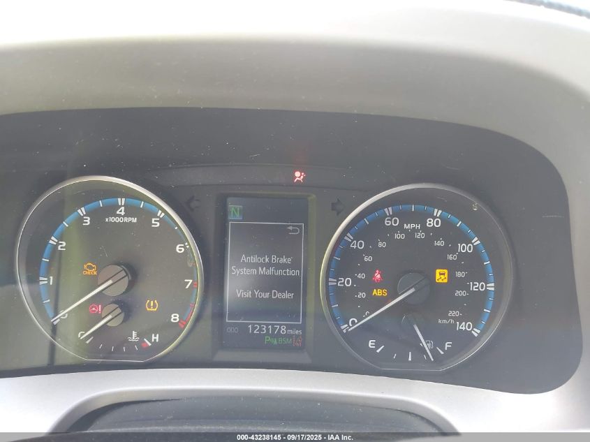 2017 Toyota Rav4 Xle VIN: 2T3RFREV2HW590773 Lot: 43238145