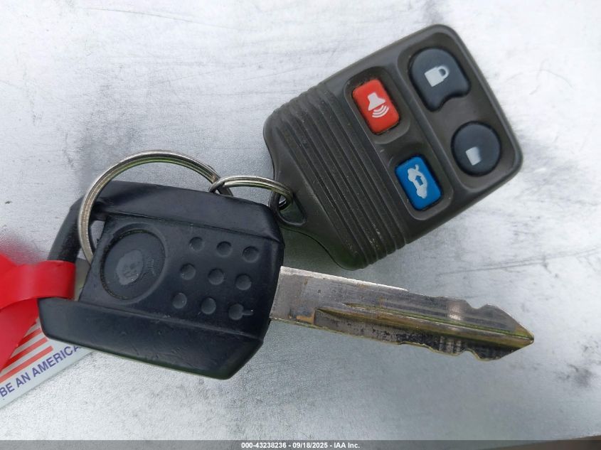 2005 Mercury Grand Marquis Ls/Lse VIN: 2MEFM75W95X653034 Lot: 43238236