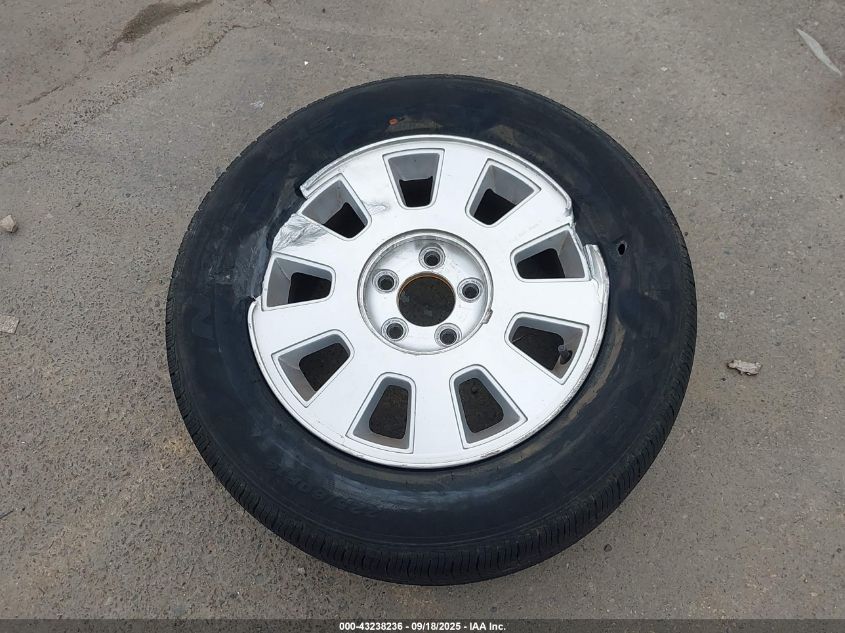 2005 Mercury Grand Marquis Ls/Lse VIN: 2MEFM75W95X653034 Lot: 43238236