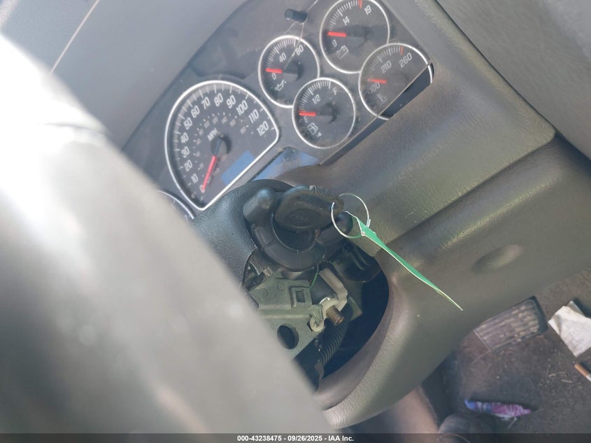 2005 GMC Envoy Sle VIN: 1GKDT13S152379859 Lot: 43238475