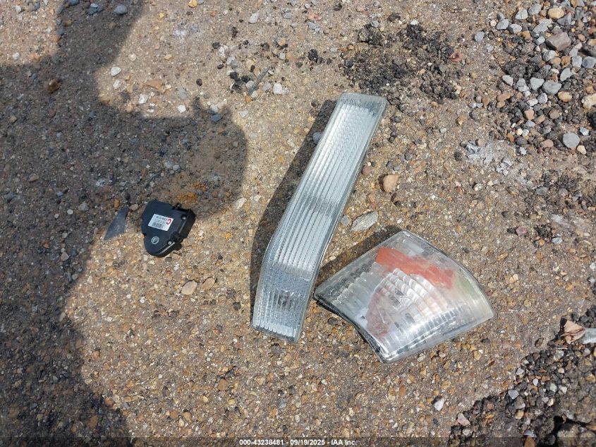 1996 Jeep Grand Cherokee Laredo VIN: 1J4FX58S2TC398351 Lot: 43238481