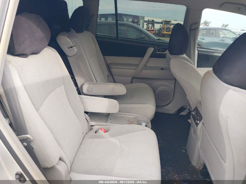 2011 Toyota Highlander Base V6 VIN: 5TDBK3EHXBS075212 Lot: 43238538