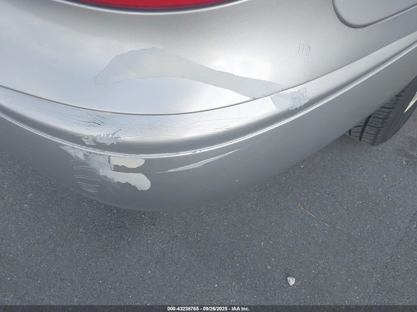 2007 Buick Lacrosse Cx VIN: 2G4WC582371237709 Lot: 43238765