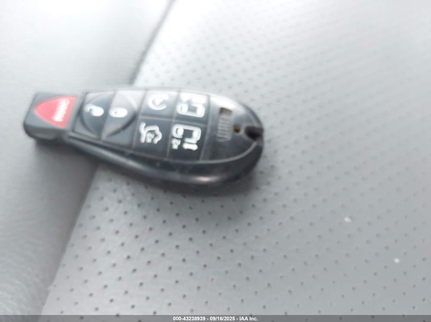 2011 Volkswagen Routan Se VIN: 2V4RW3DG2BR717819 Lot: 43238939