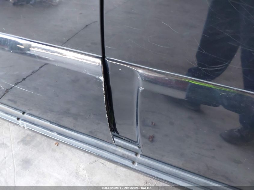 2005 Lincoln Navigator VIN: 5LMFU27545LJ17820 Lot: 43238981