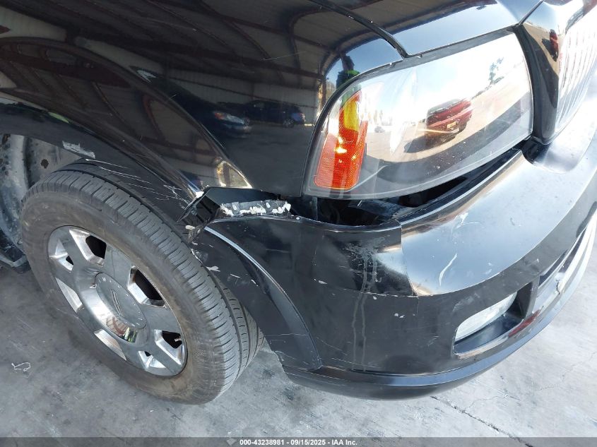 2005 Lincoln Navigator VIN: 5LMFU27545LJ17820 Lot: 43238981