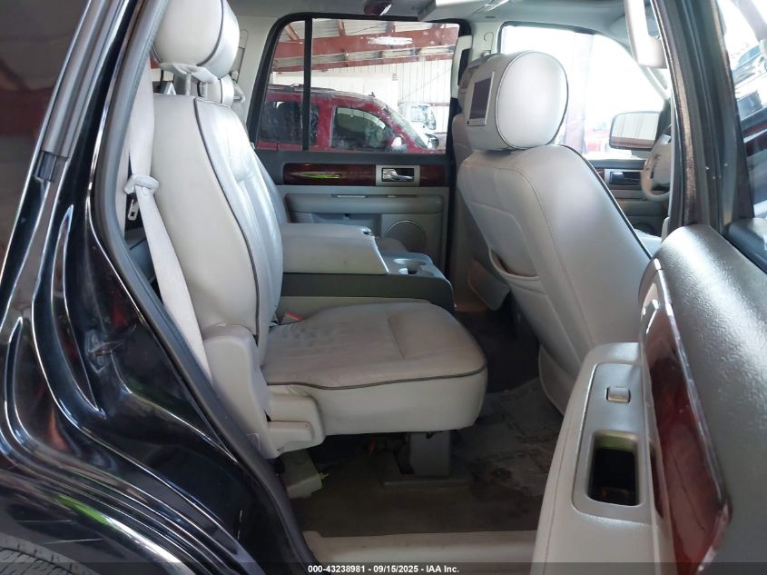 2005 Lincoln Navigator VIN: 5LMFU27545LJ17820 Lot: 43238981