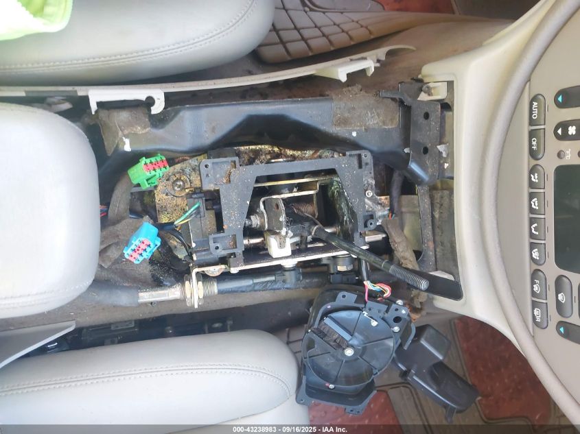 2001 Jaguar S-Type 4.0L V8 VIN: SAJDA01P81GM02644 Lot: 43238983