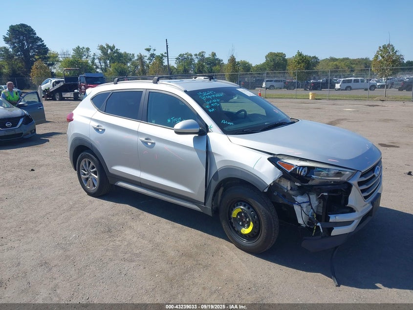 2017 HYUNDAI TUCSON SE - KM8J33A40HU412658