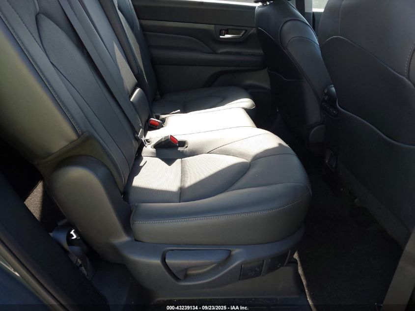 2024 Toyota Highlander - 5TDAAAA55RS015301
