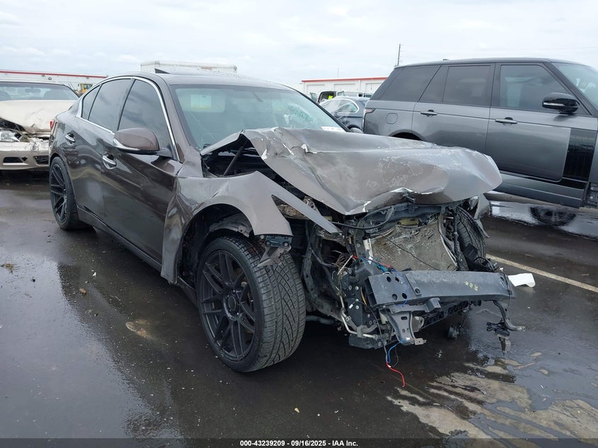 INFINITI Q50 PREMIUM