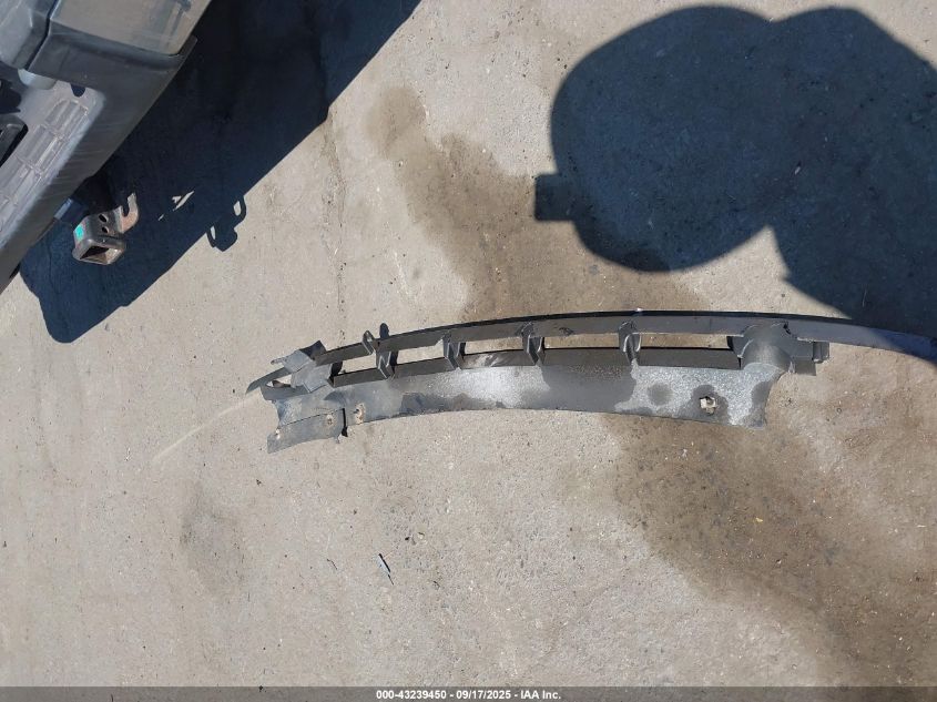 2003 Mercury Grand Marquis Gs VIN: 2MEFM74W03X635598 Lot: 43239450