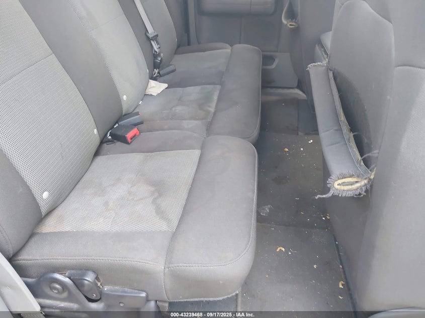 2004 Ford F-150 Stx/Xl/Xlt VIN: 1FTRX12W24NB25634 Lot: 43239468