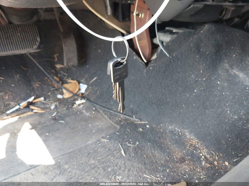 2004 Ford Crown Victoria Police VIN: 2FAFP71W34X143667 Lot: 43239486