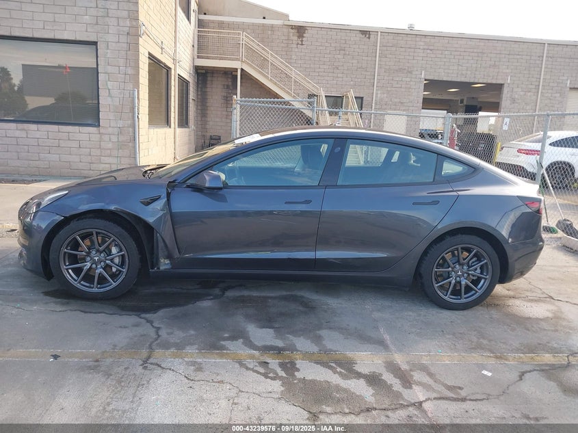 5YJ3E1EB7JF104261 2018 Tesla Model 3 Long Range performance Other