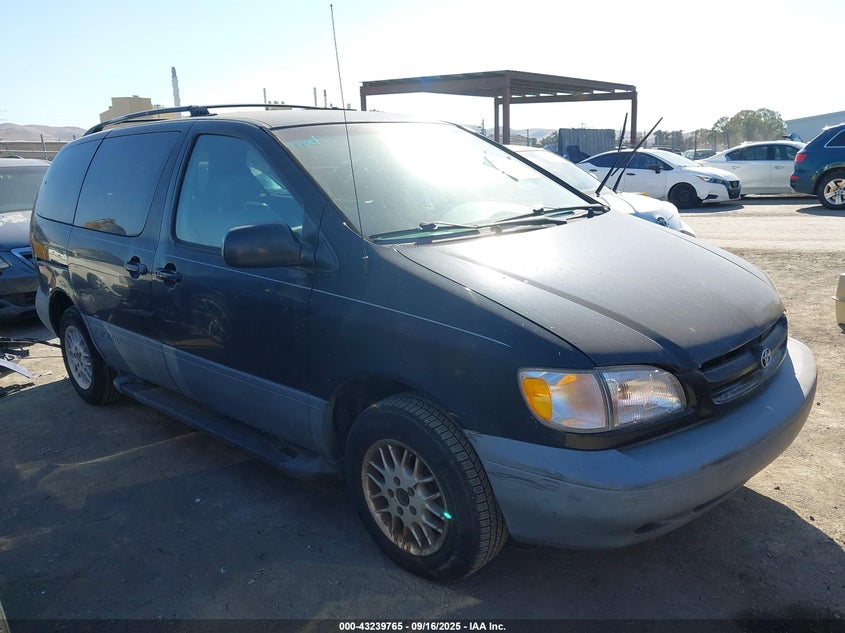 4T3ZF13C4WU075578 1998 Toyota Sienna Le auction photo 1