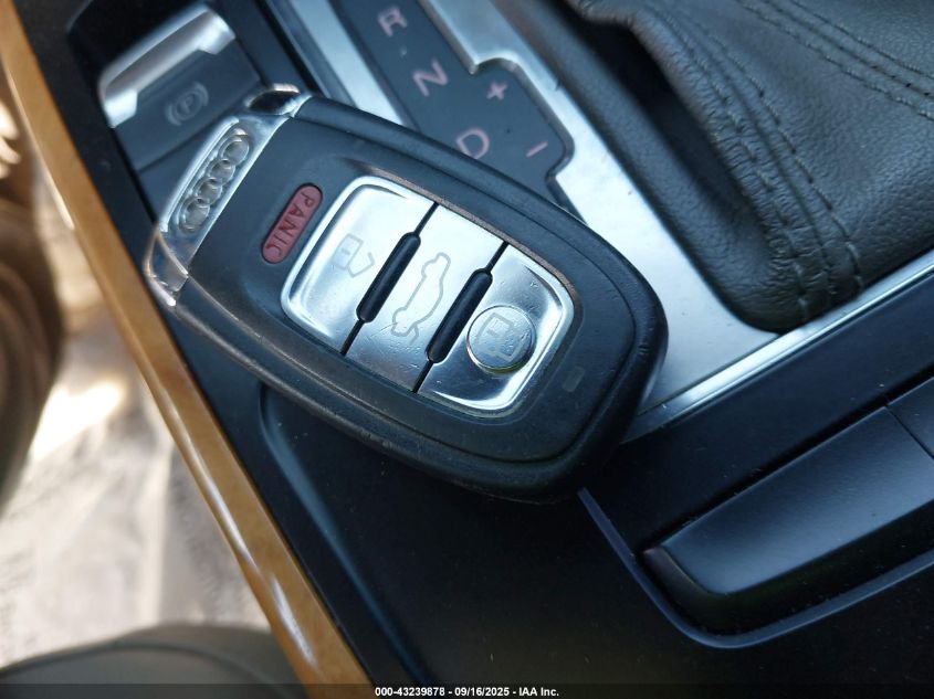 2010 Audi A5 2.0T Premium VIN: WAUCFAFH8AN016043 Lot: 43239878