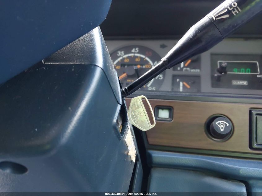 1982 Toyota Cressida Luxury VIN: JT2MX62E3C0058724 Lot: 43240651