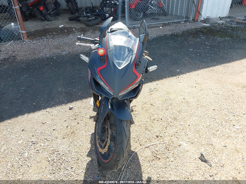 MLHPC6259M5200303 2021 HONDA CBR photo no. 5