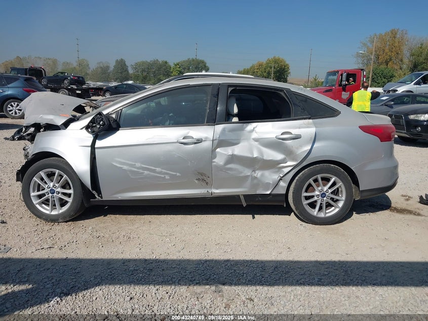 2015 FORD FOCUS SE - 1FADP3F23FL227087