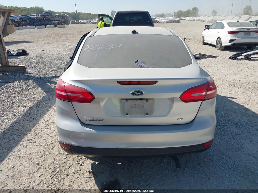 2015 FORD FOCUS SE - 1FADP3F23FL227087