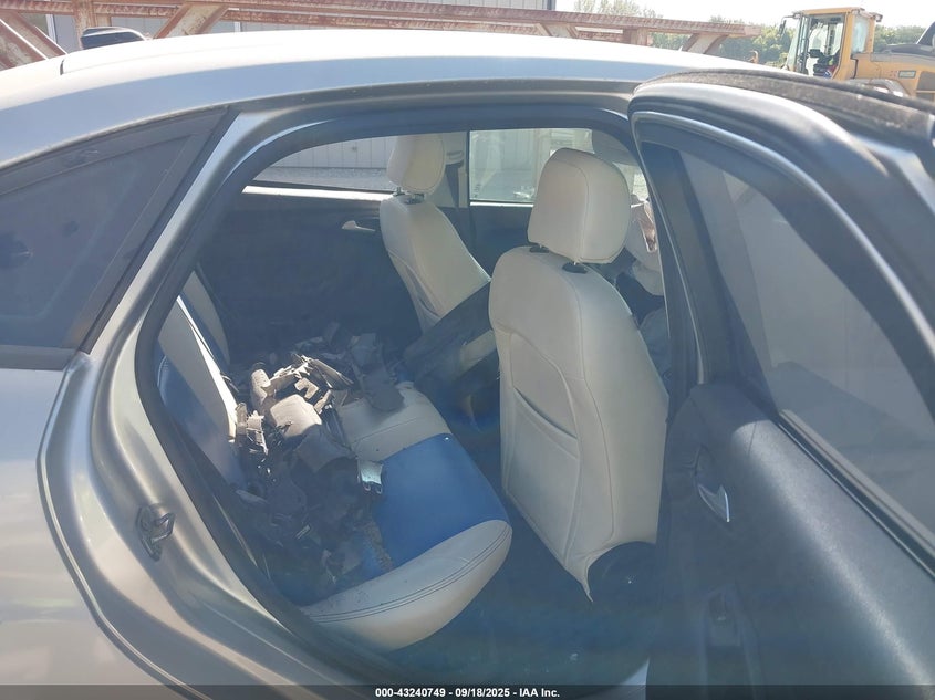 2015 FORD FOCUS SE - 1FADP3F23FL227087