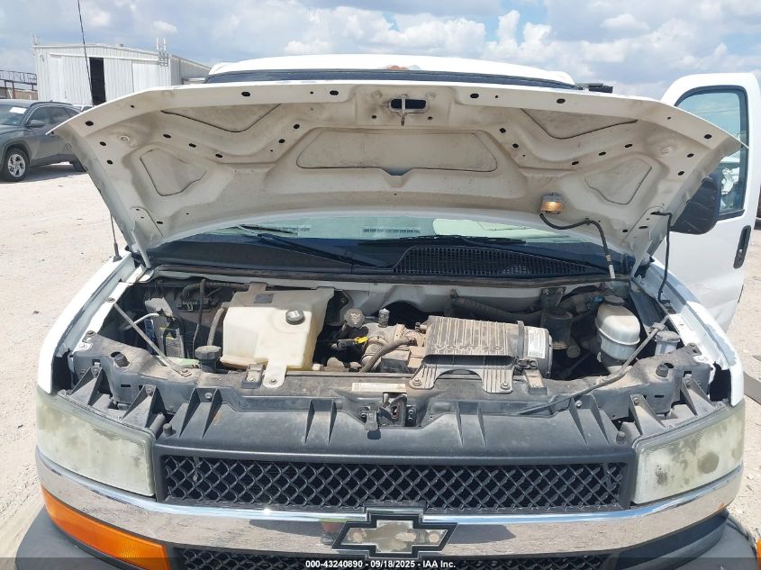 2004 Chevrolet Express VIN: 1GAGG25U941243834 Lot: 43240890