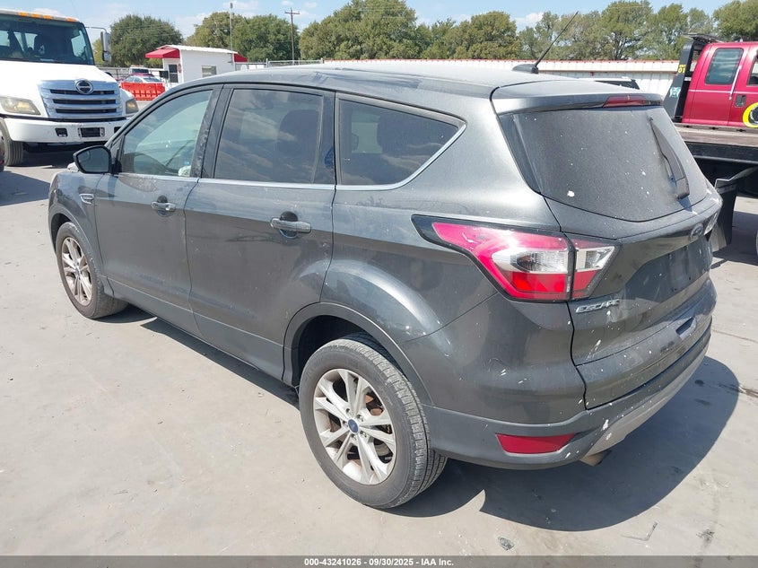 1FMCU0GDXHUC54860 2017 FORD ESCAPE photo no. 3