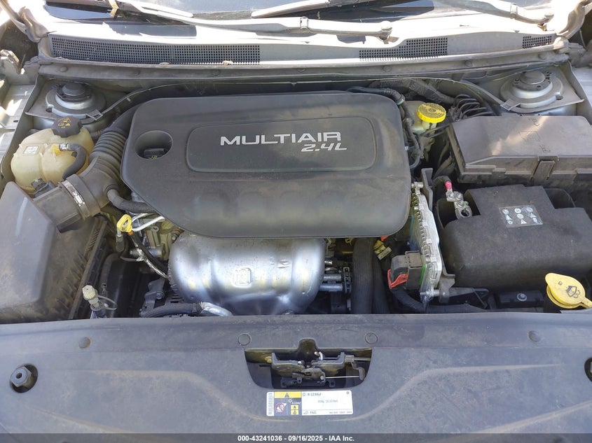 2015 Chrysler 200 Limited VIN: 1C3CCCAB6FN638095 Lot: 43241036