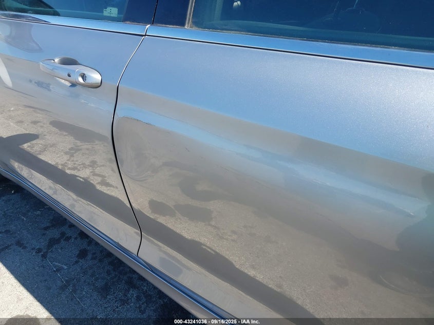 2015 Chrysler 200 Limited VIN: 1C3CCCAB6FN638095 Lot: 43241036