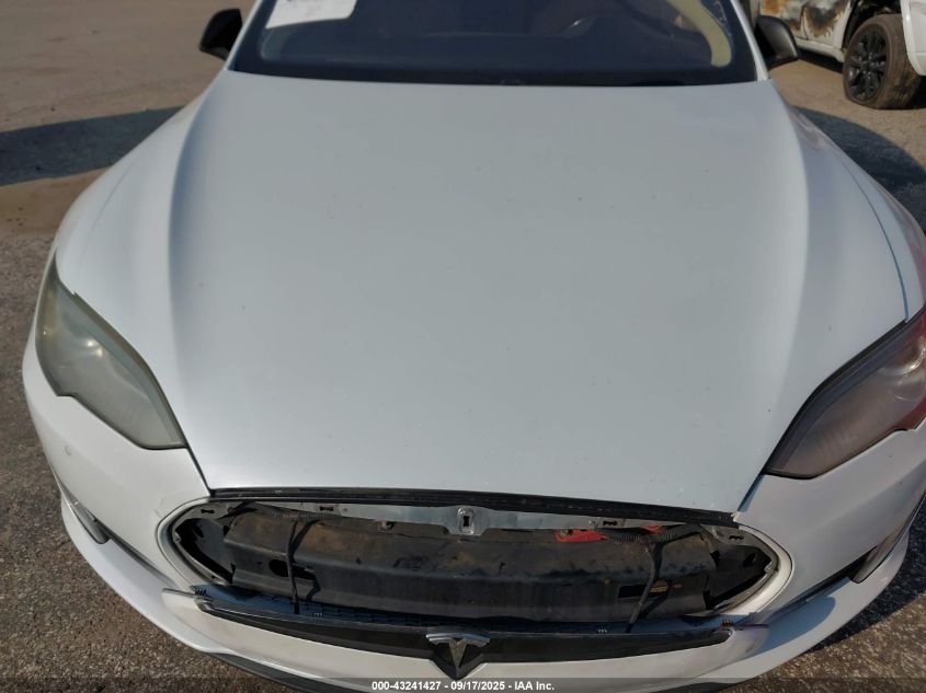 2015 Tesla Model S 70D/85D/P85D VIN: 5YJSA1S22FF082785 Lot: 43241427