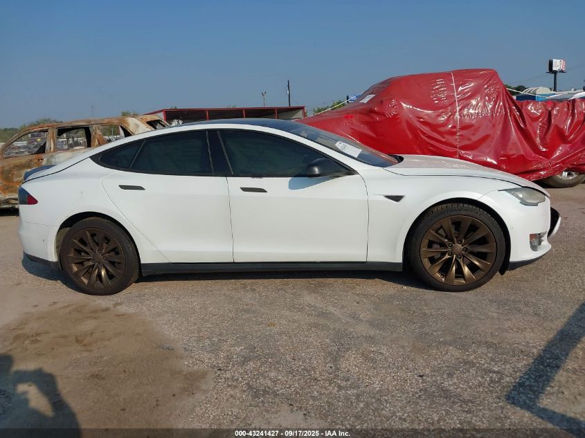 2015 Tesla Model S 70D/85D/P85D VIN: 5YJSA1S22FF082785 Lot: 43241427