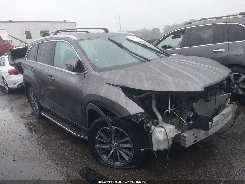 2018 TOYOTA HIGHLANDER XLE - 5TDJZRFH9JS553627