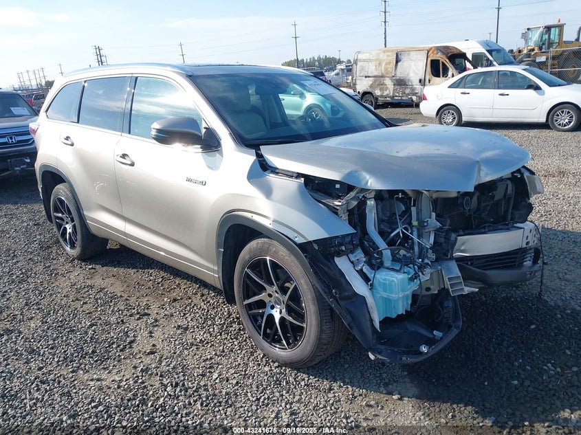 TOYOTA HIGHLANDER LIMITED PLATINUM V6