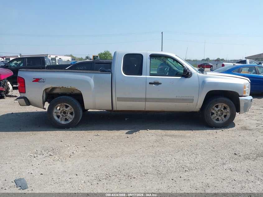2013 CHEVROLET SILVERADO 1500 LT - 1GCRKSE73DZ143755