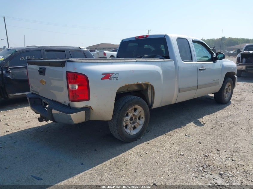 2013 CHEVROLET SILVERADO 1500 LT - 1GCRKSE73DZ143755