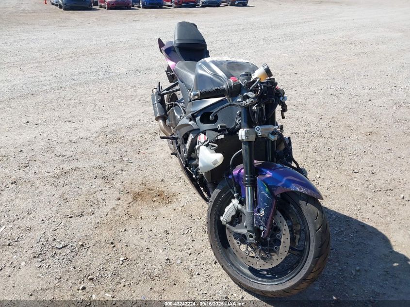 2015 SUZUKI GSX-R600 - JS1GN7FA4F2101168