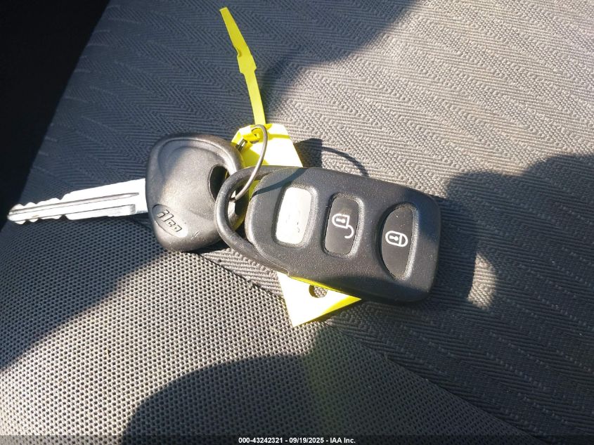 2009 Kia Rondo Lx VIN: KNAFG529X97284740 Lot: 43242321