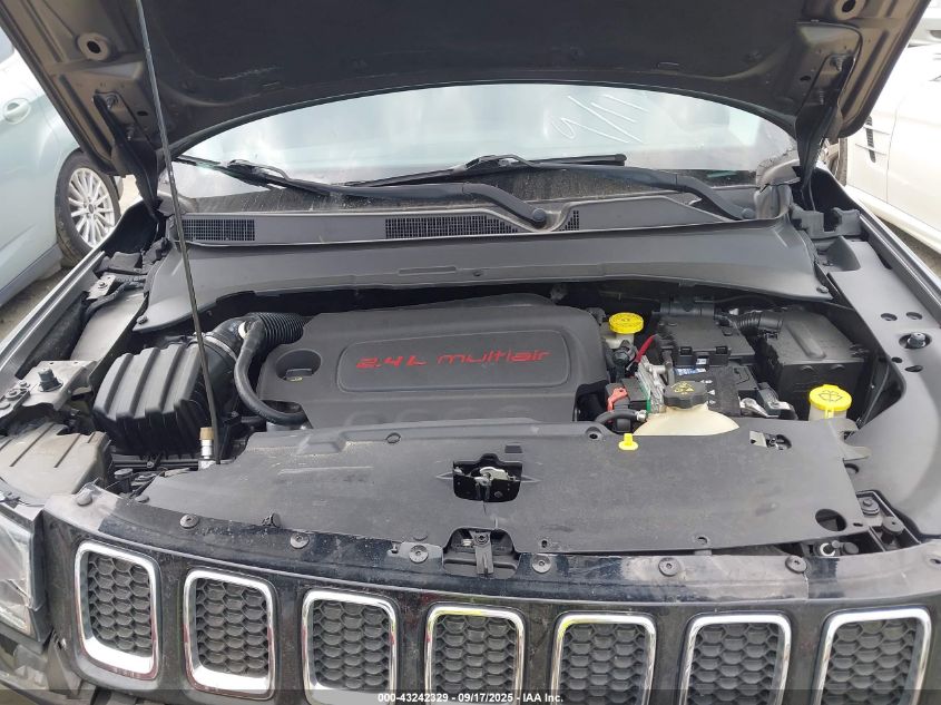 2018 Jeep Compass Latitude Fwd VIN: 3C4NJCBB6JT194296 Lot: 43242329