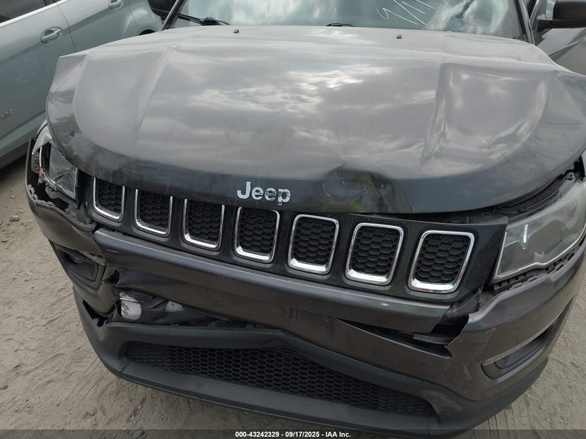 2018 Jeep Compass Latitude Fwd VIN: 3C4NJCBB6JT194296 Lot: 43242329