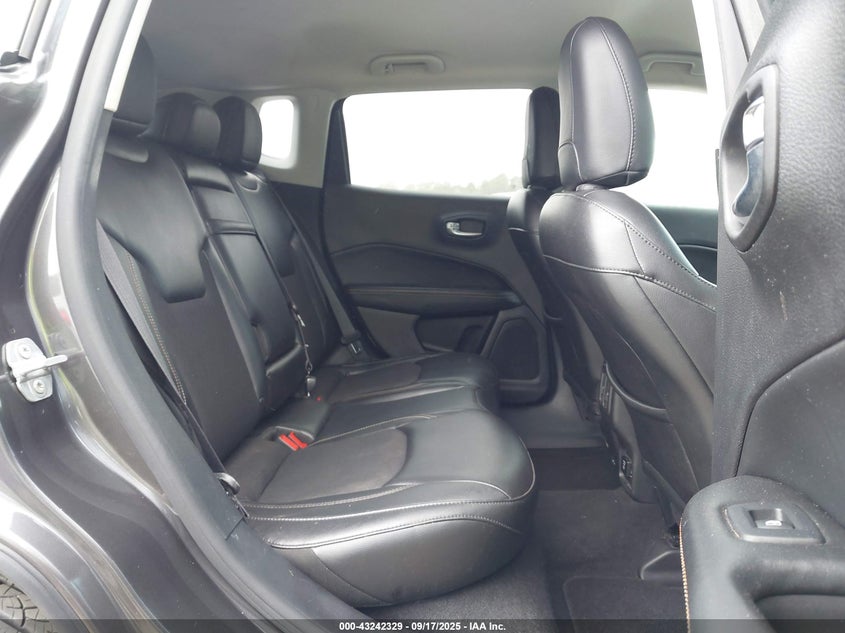 2018 Jeep Compass Latitude Fwd VIN: 3C4NJCBB6JT194296 Lot: 43242329