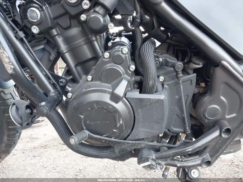 2022 Honda Cmx500 A VIN: MLHPC565XN5500812 Lot: 43242444