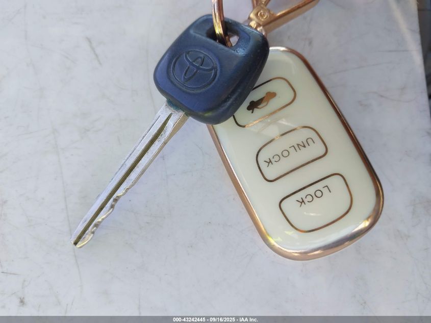 2005 Toyota Camry Le VIN: 4T1BE32K55U010173 Lot: 43242445