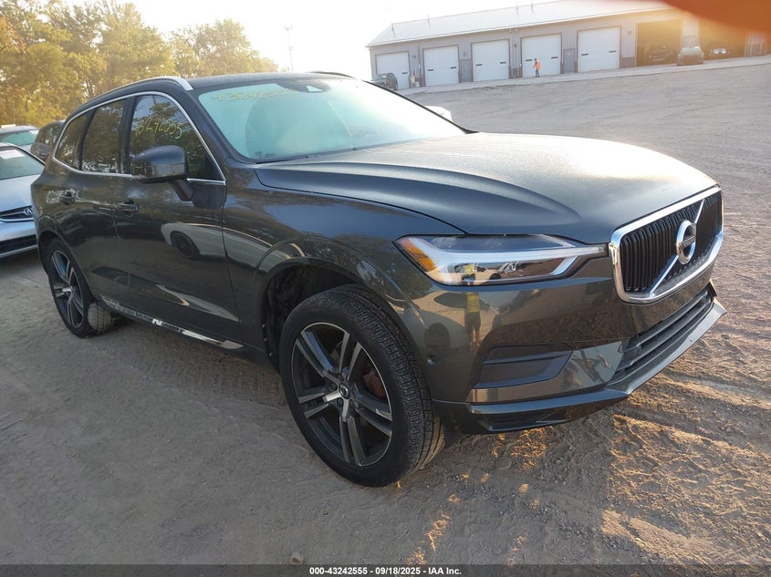 VOLVO XC60 T5 MOMENTUM