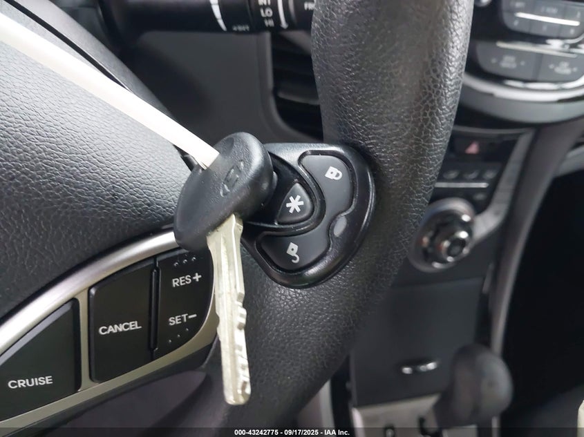 2013 HYUNDAI ELANTRA GLS - 5NPDH4AE0DH330547