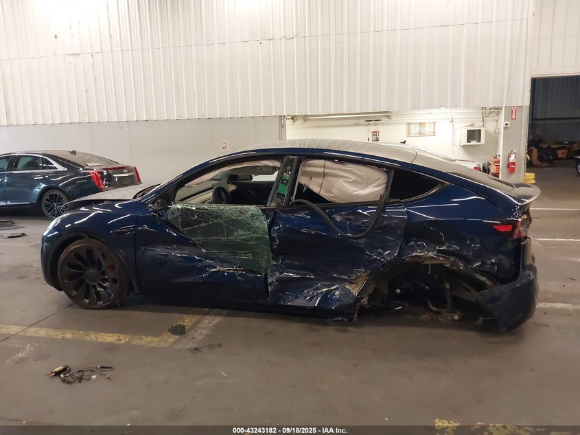 2021 Tesla Model Y Performance Dual Motor All-Wheel Drive VIN: 5YJYGDEF9MF230520 Lot: 43243182