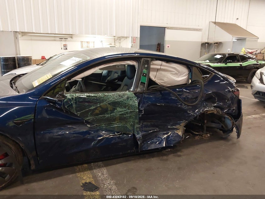 2021 Tesla Model Y Performance Dual Motor All-Wheel Drive VIN: 5YJYGDEF9MF230520 Lot: 43243182